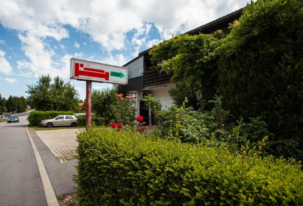 Guest House Ana.K Postojna Exteriér fotografie